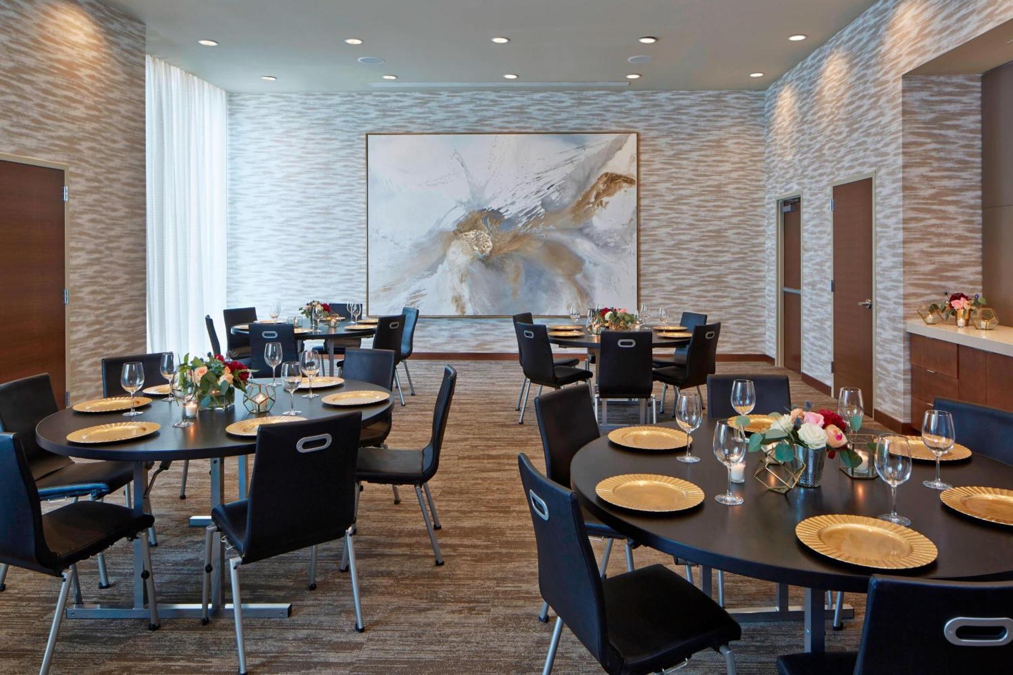 Ac Hotel By Marriott Des Moines East Village Экстерьер фото
